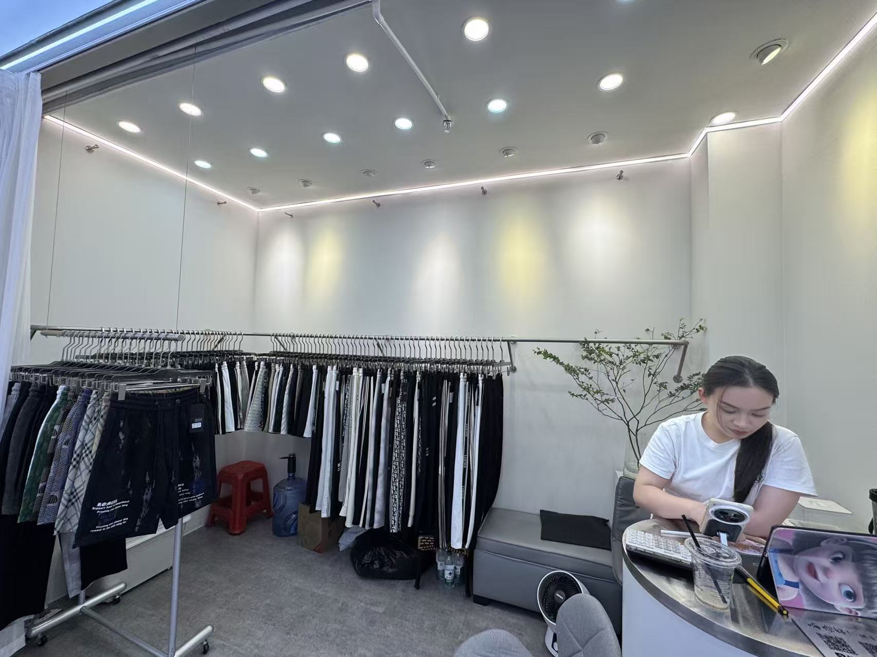 言午服饰