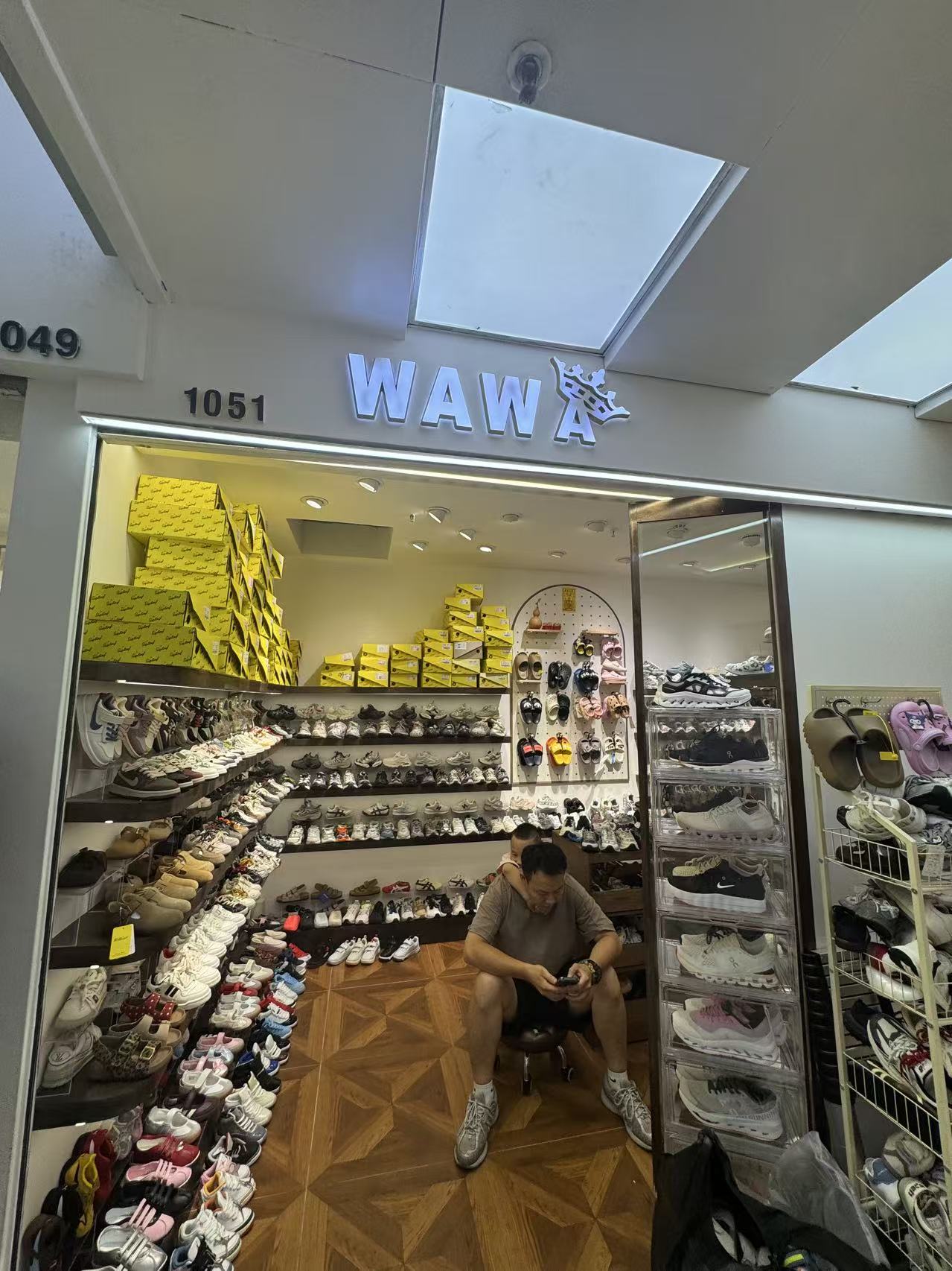 WAW A